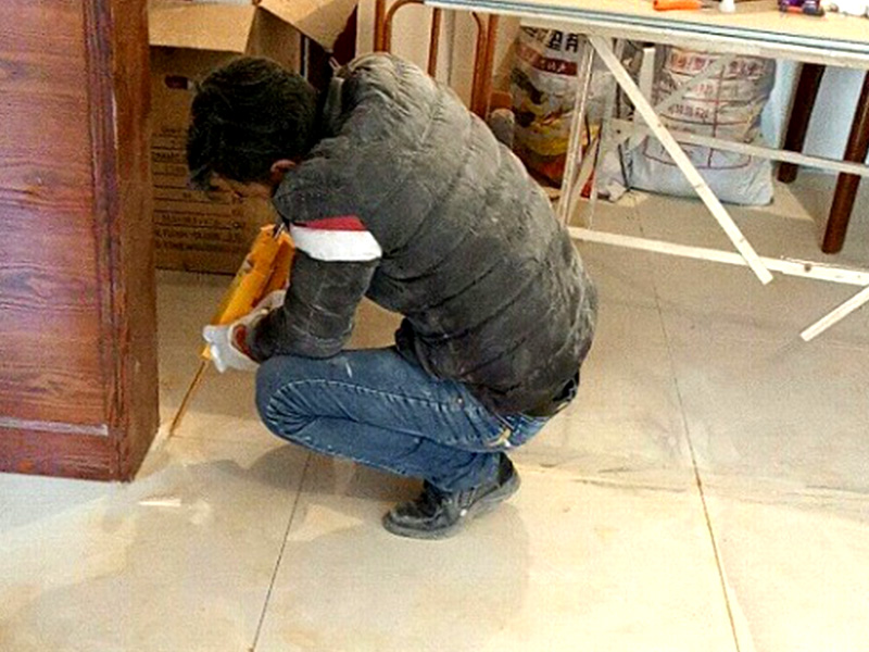 Myanmar Zaw DIY Filling The Tile Joint For The House